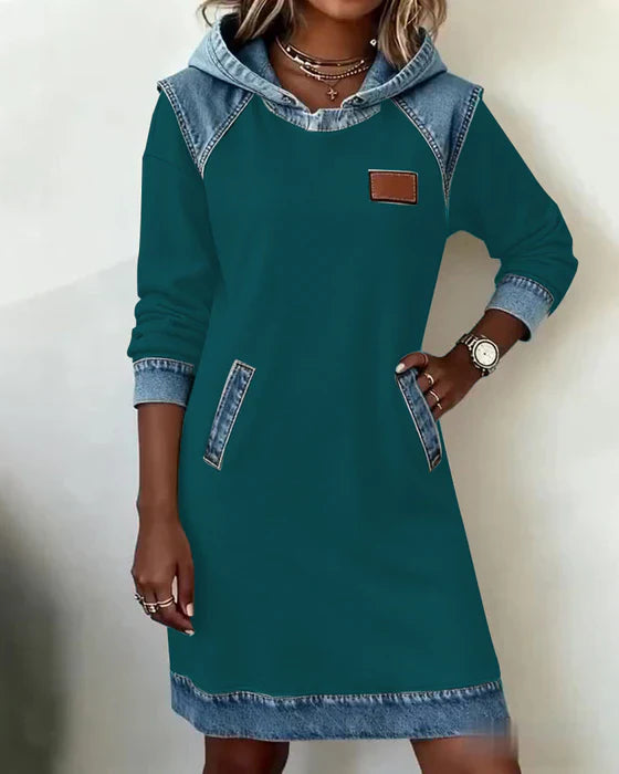 Lunariae – Modernes Kapuzenkleid