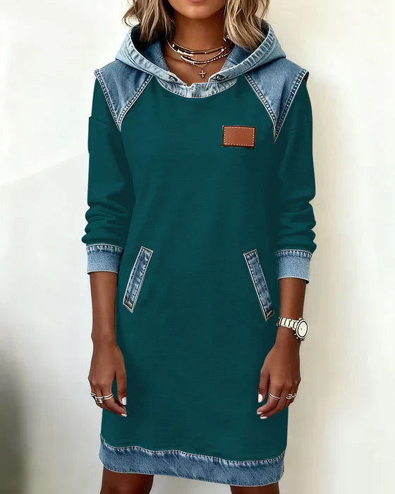 Lunariae – Modernes Kapuzenkleid