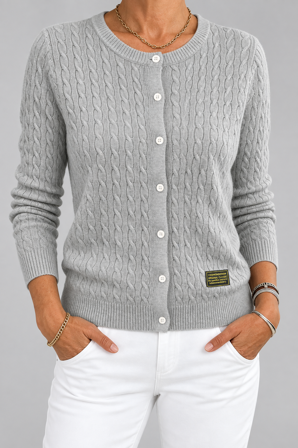 Klassischer Zopfstrick-Cardigan