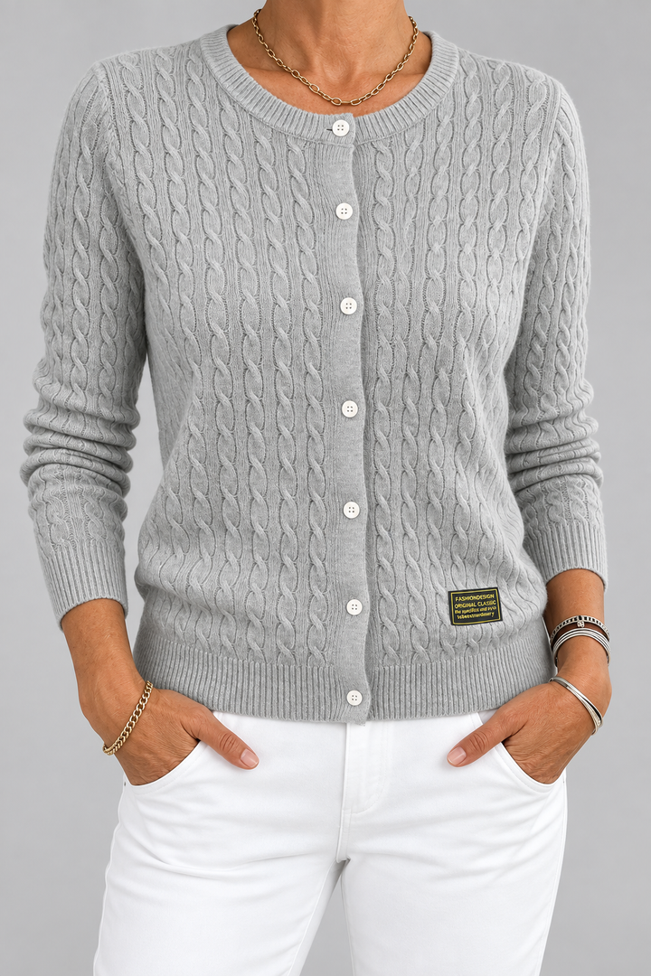 Klassischer Zopfstrick-Cardigan