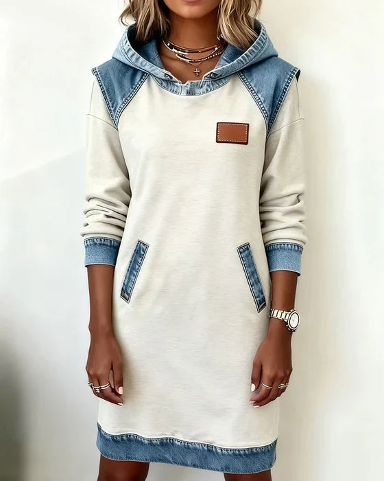 Lunariae – Modernes Kapuzenkleid