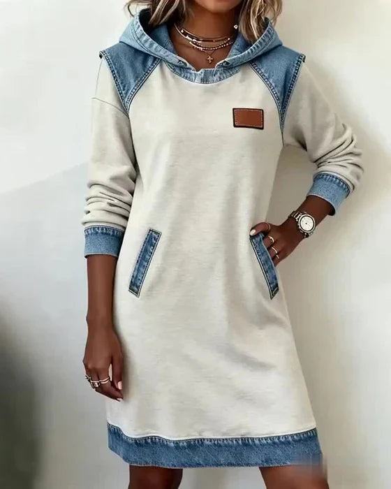 Lunariae – Modernes Kapuzenkleid