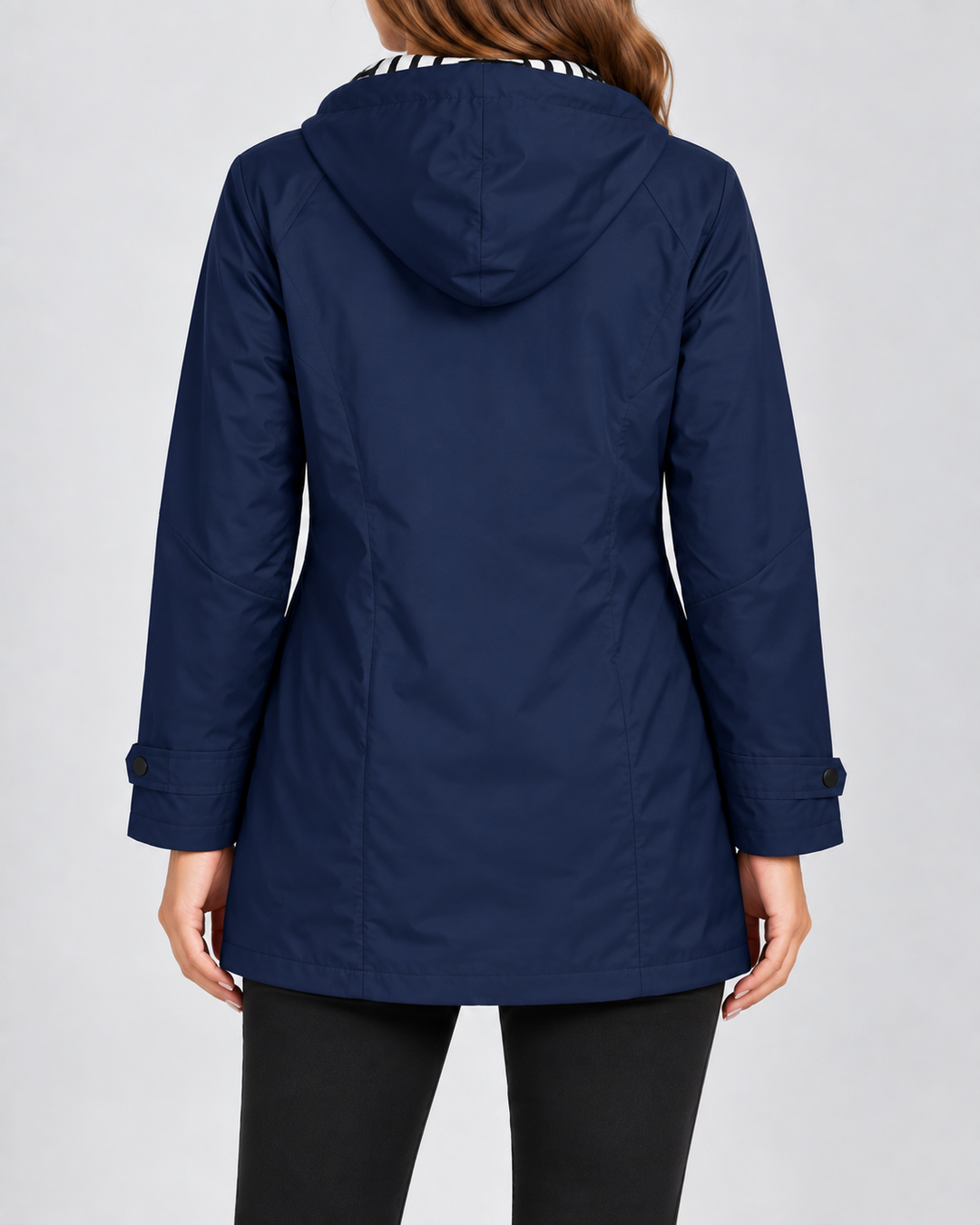 Wasserdichte Jacke mit Kapuze