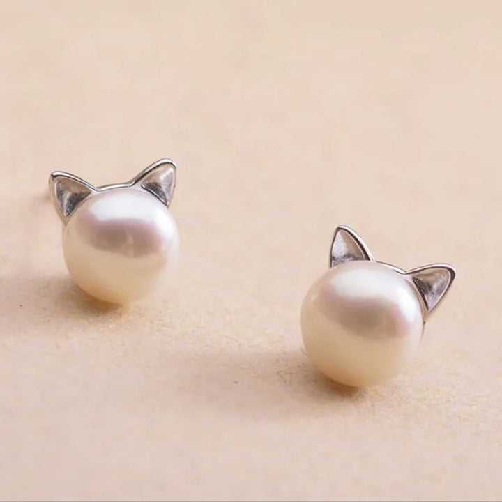 Ohrringe aus Sterlingsilber mit katzenförmiger Perle
