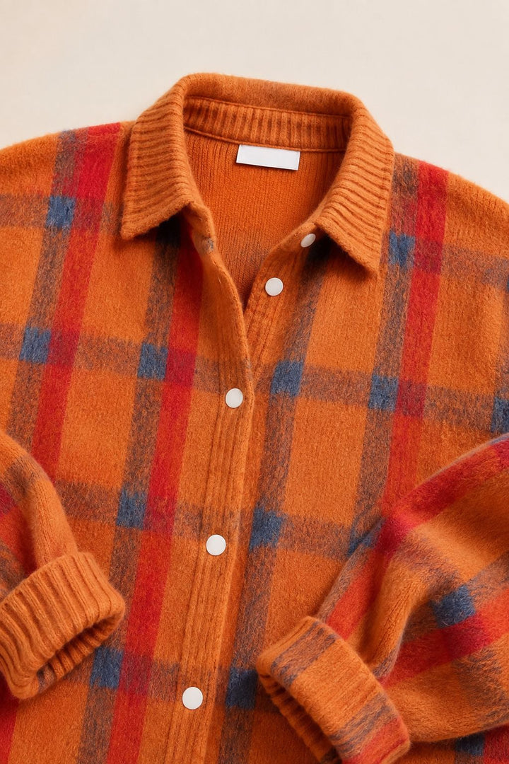 Karierte Strickjacke