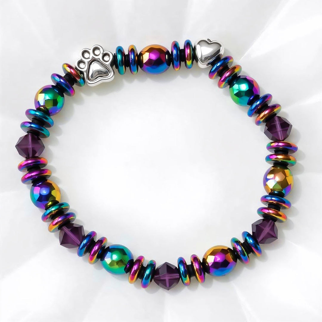 Armband mit einem Anhänger in Form einer Pfote
