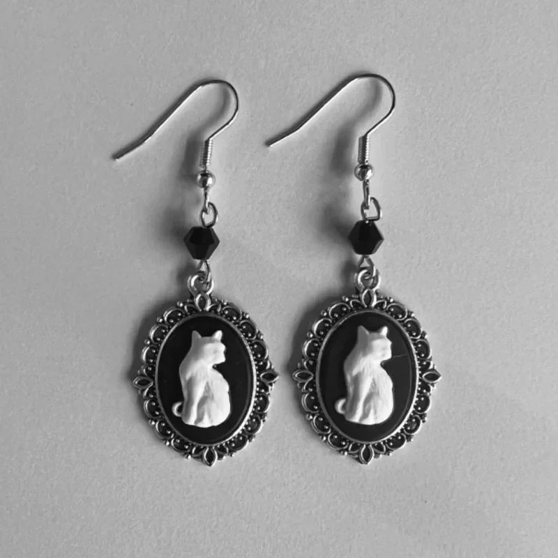 Vintage White Cat Ohrringe – Schmuck mit silberner Fassung für Damen