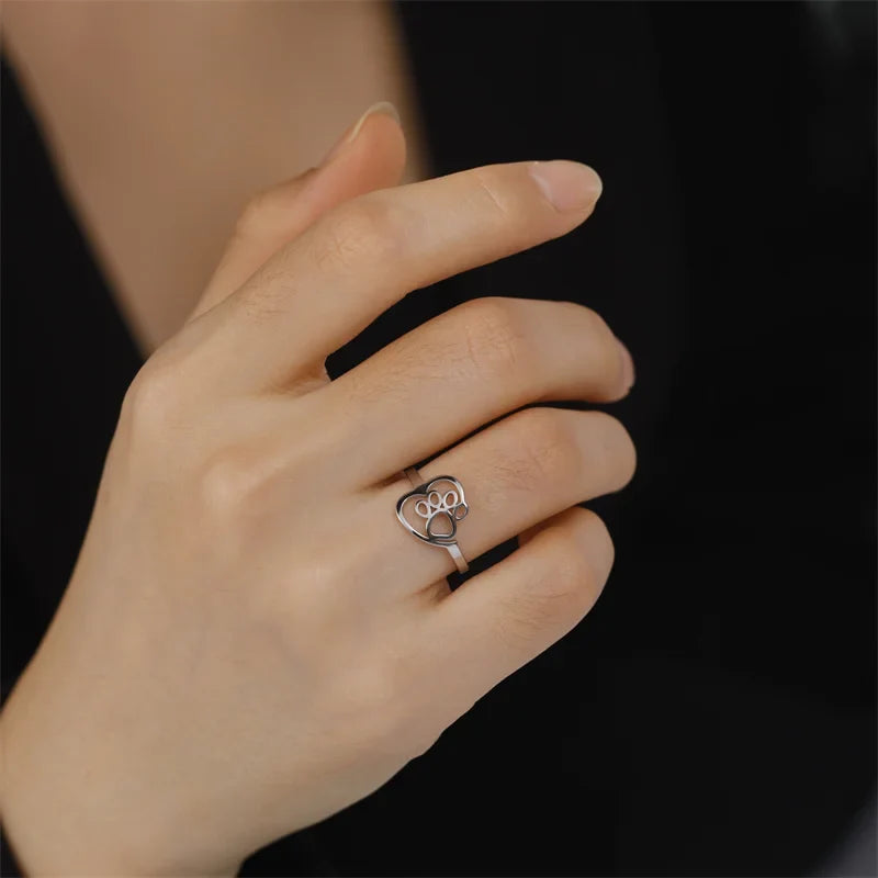 Ring mit Herz und Pfote aus Edelstahl für Tierliebhaber