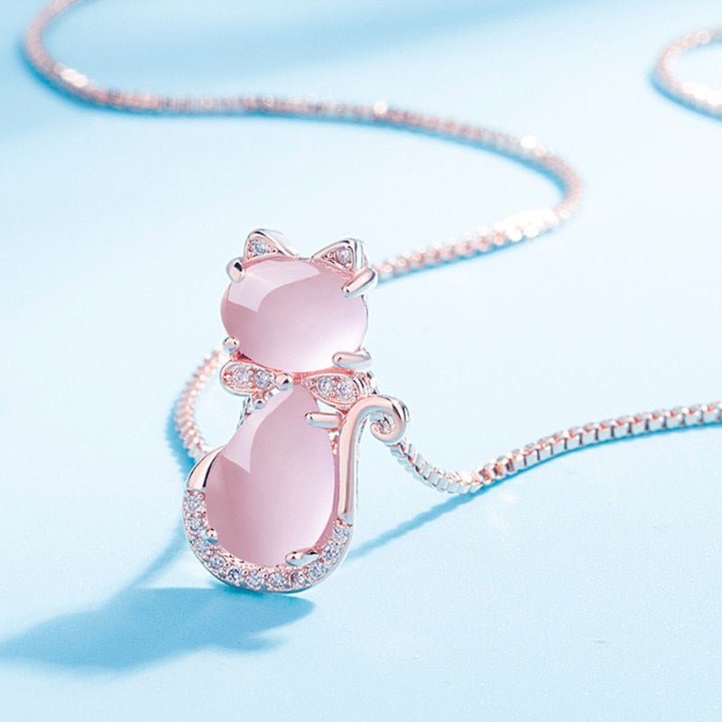 Halskette mit süßem rosa Katzenstein und Zirkon