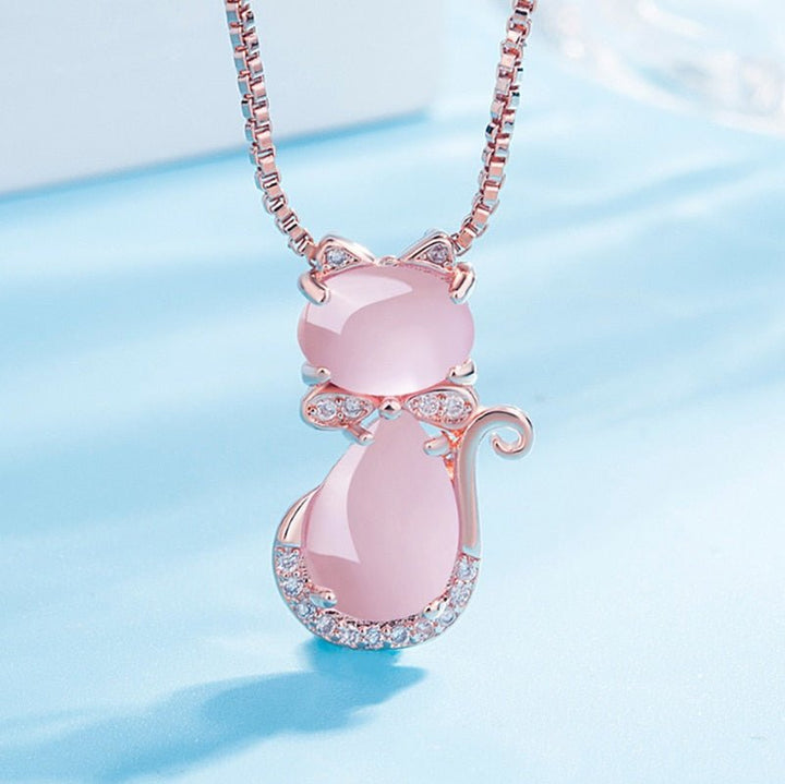 Halskette mit süßem rosa Katzenstein und Zirkon